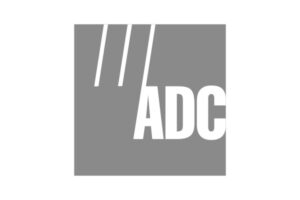 Logo de ADC.