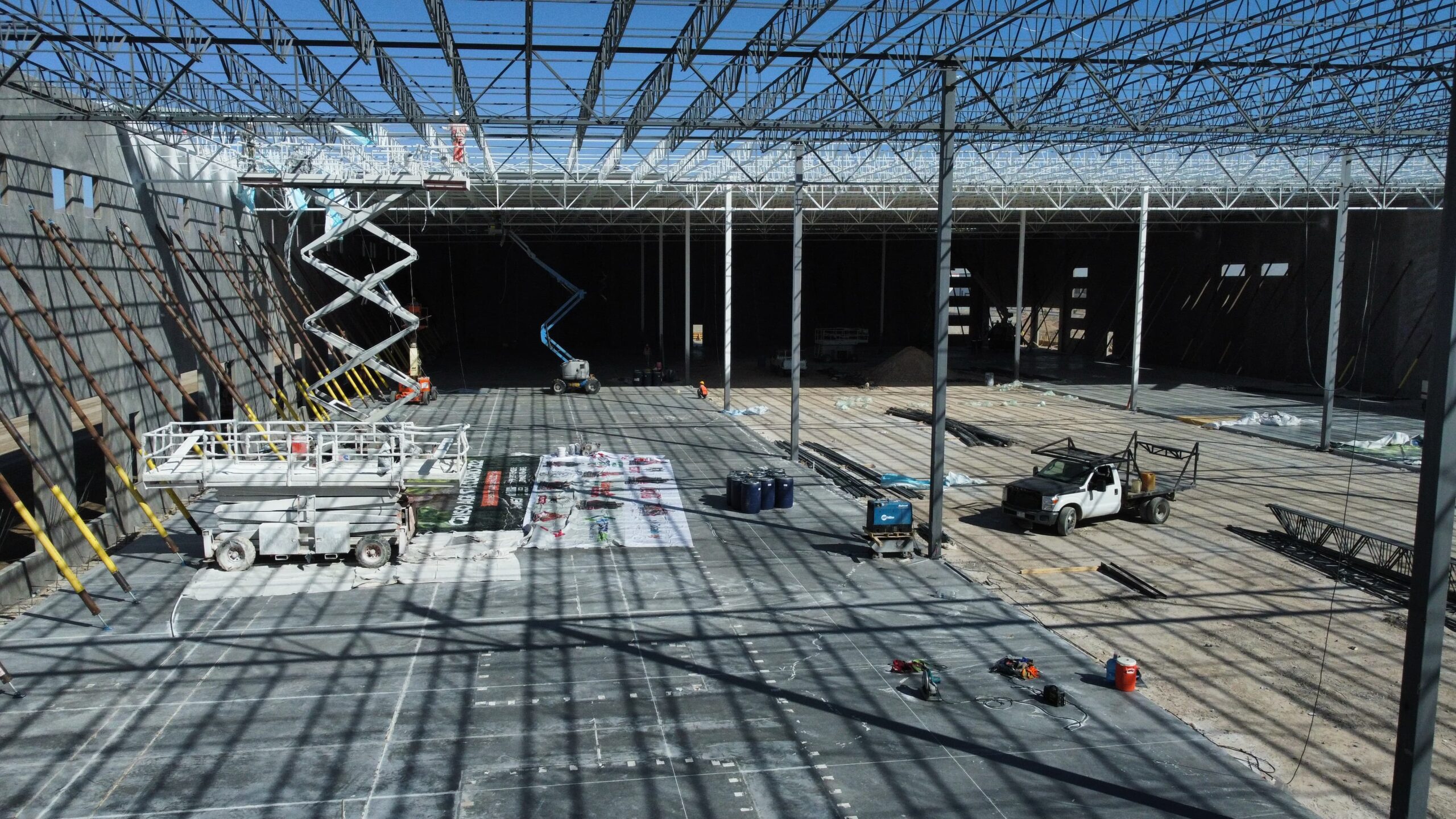 Adentro del edificio Pinocelli bajo construcción alrededor de Mayo del 2023.