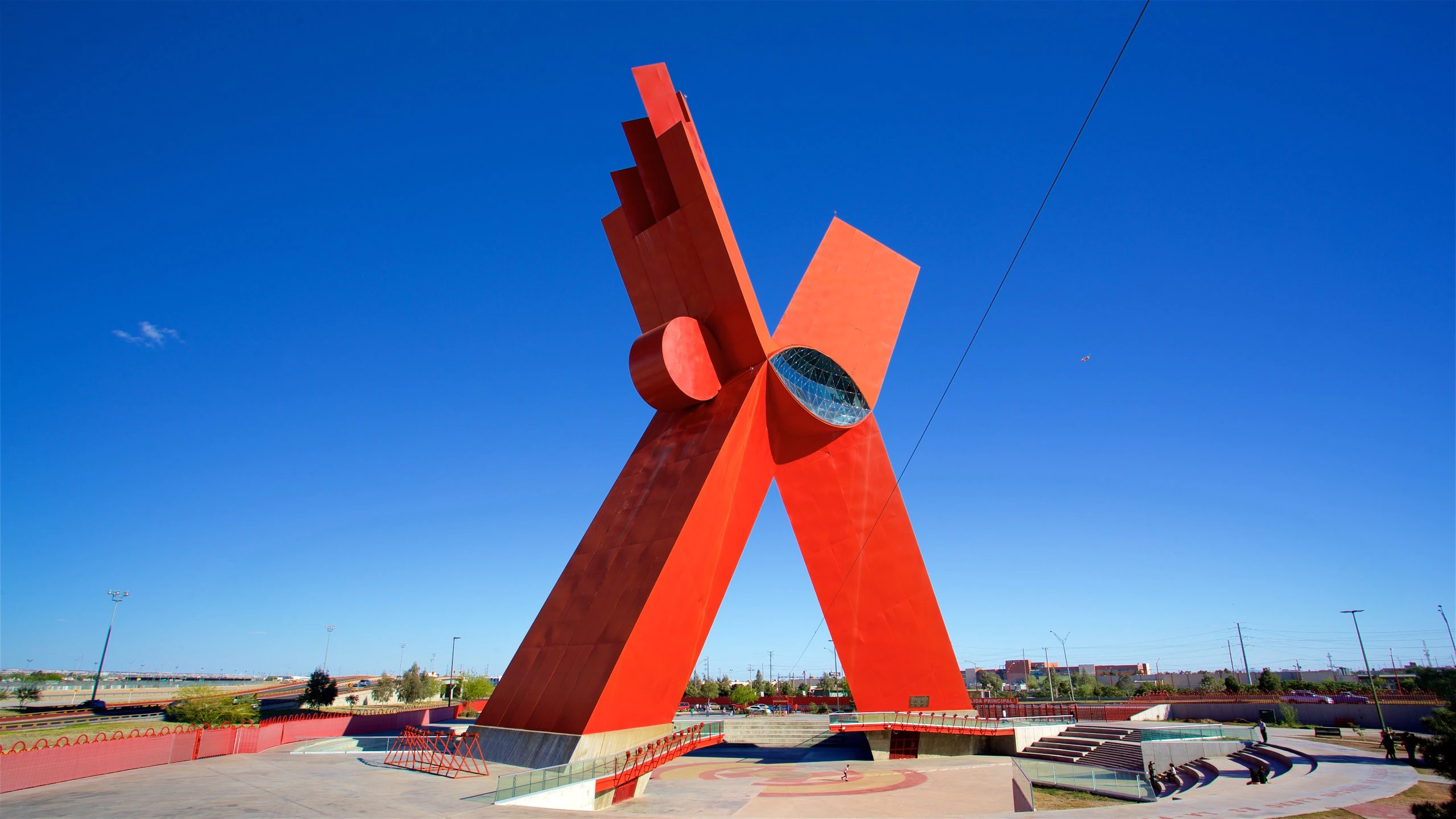 Front view of "La Equis" (The X) monument, located in Ciudad Juárez, Mexico.